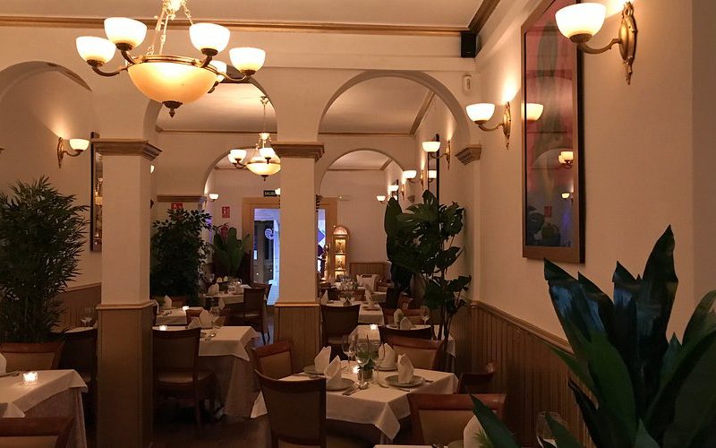 Restaurante Indian Aroma Madrid: contacto, teléfonos, historia y servicios