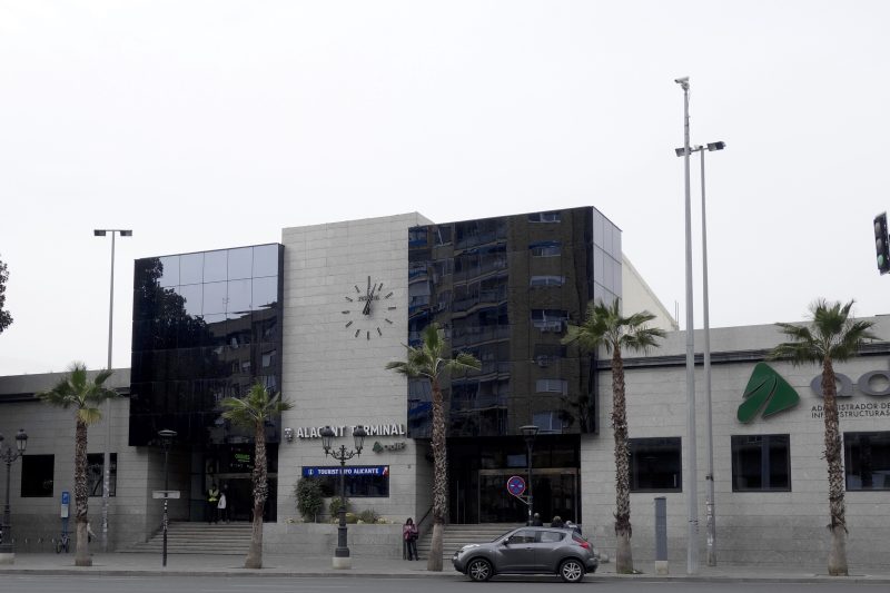 Estación de Tren de Alicante: contacto, teléfonos, historia y servicios