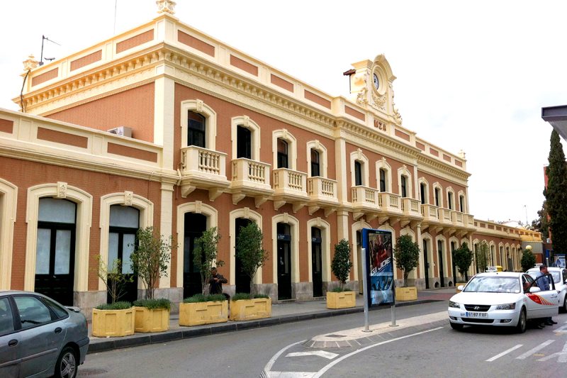 Estación de Tren de Murcia: contacto, teléfonos, historia y servicios