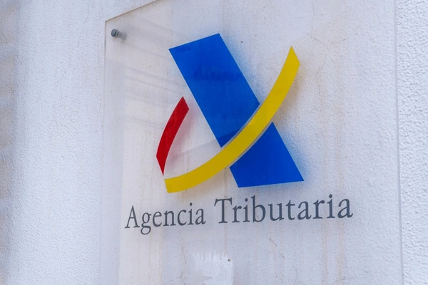 Teléfono AEAT: Agencia Tributaria, atención al contribuyente, contacto y trámites