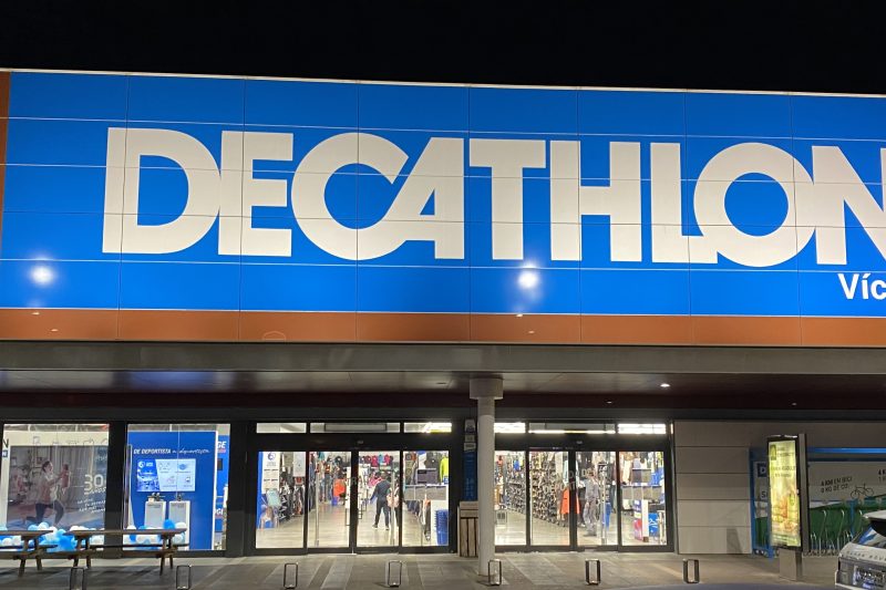 Teléfono de Decathlon Almería Atención al Cliente: Contacto, Dirección, Horarios y Servicios